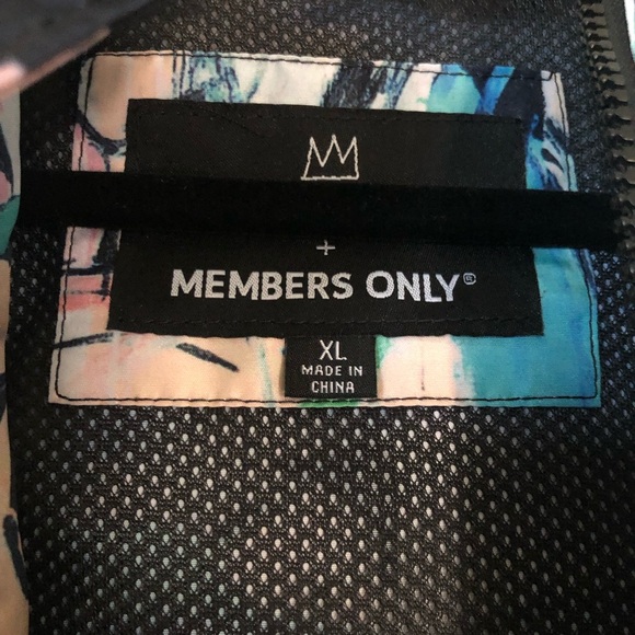 Members Only Jean Michel Basquiat size XL but for can be worn oversized - Picture 4 of 8
